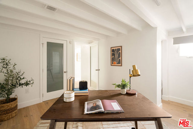 12366 Laurel Terrace Drive, Studio City CA: https://media.crmls.org/mediaz/a6876ee4-da78-43f8-ba68-ccafcd45d1c9.jpg