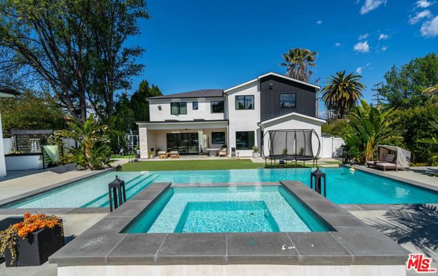 18938 Wells Drive, Tarzana CA: https://media.crmls.org/mediaz/a6877548-aa47-4e3b-8c20-588a5445b83c.jpg