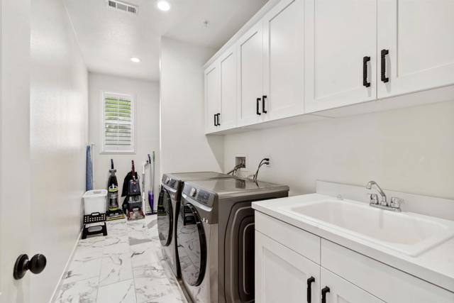 Detail Gallery Image 23 of 34 For 4203 Calle Del Vista, Oceanside,  CA 92057 - 4 Beds | 3 Baths