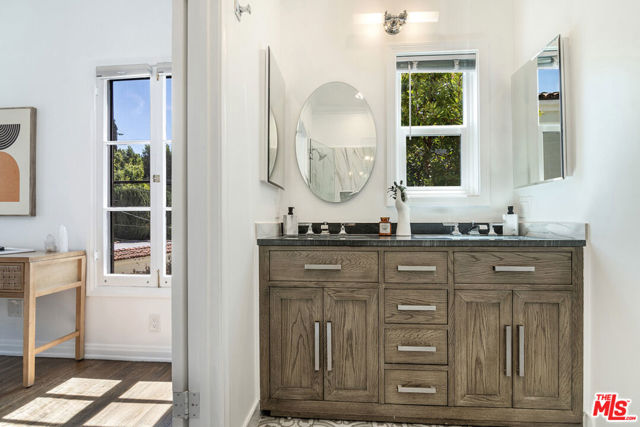 336 N Orange Drive, Los Angeles CA: https://media.crmls.org/mediaz/a687e350-584e-4357-9291-e83c8aa60e75.jpg