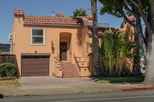 700 Howard Avenue, Burlingame CA: https://media.crmls.org/mediaz/a687ef7e-ade2-4a1a-93ea-d8ab0c20263e.jpg