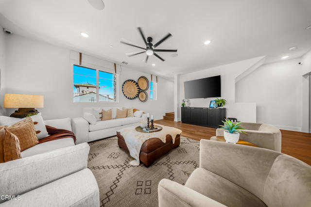 2852 Via Descanso, Camarillo CA: https://media.crmls.org/mediaz/a688735c-dd7f-4f7b-a8f1-cfafeaf91aa0.jpg