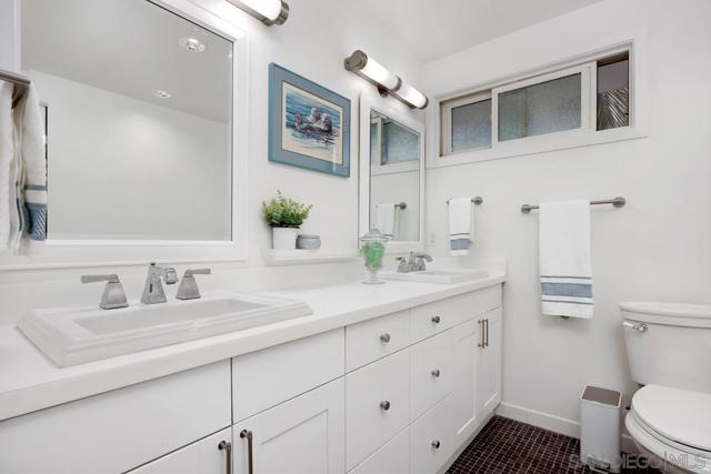 317 Pine Ave, Carlsbad CA: https://media.crmls.org/mediaz/a6890865-793e-4a83-a565-355c90b0fa00.jpg
