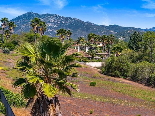 17109 Cloudcroft Dr, Poway CA: https://media.crmls.org/mediaz/a6891880-164a-4723-ad31-782a18d19de1.jpg