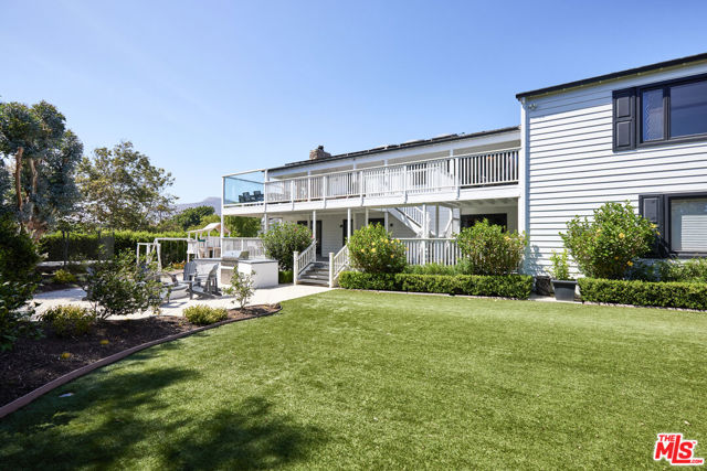 30362 Morning View Drive, Malibu CA: https://media.crmls.org/mediaz/a68931da-f67a-4af1-ae8c-e4082c5d7f66.jpg