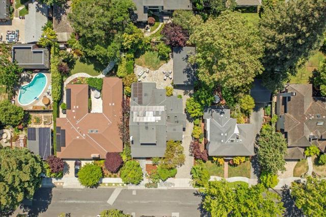 52 Myrtle Street, Redwood City CA: https://media.crmls.org/mediaz/a689523f-6cad-42ee-9238-3f6b48bb0c82.jpg