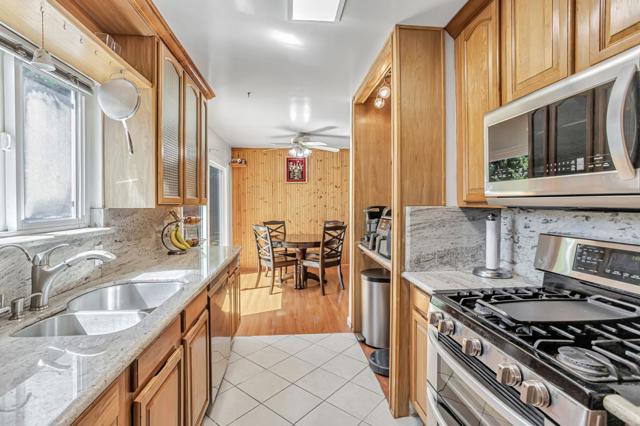 3685 Howe Court, Fremont CA: https://media.crmls.org/mediaz/a689547b-cb2b-4807-956d-41bedf8c7757.jpg