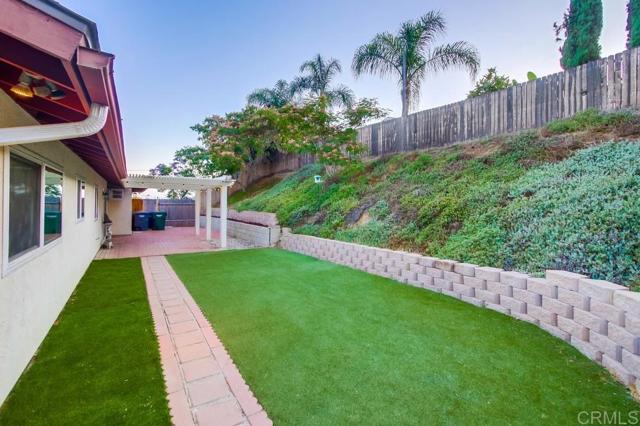 444 Victoria Place, Vista CA: https://media.crmls.org/mediaz/a689b361-3fc2-4b3d-9268-77809d4d3056.jpg