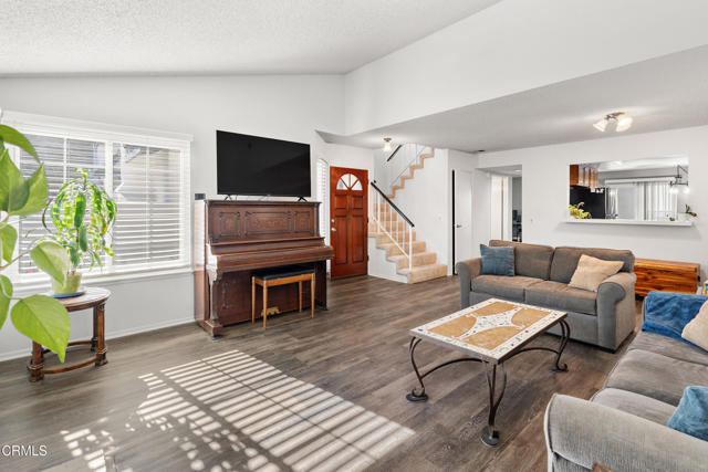 Detail Gallery Image 4 of 26 For 2646 Hurricane, Port Hueneme,  CA 93041 - 2 Beds | 3 Baths