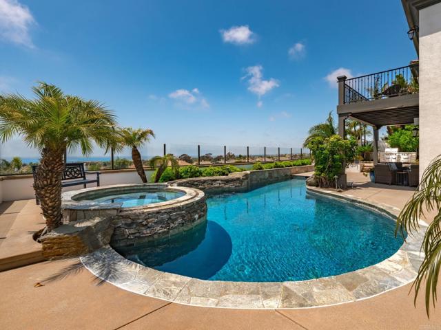 7076 Heron Cir, Carlsbad CA: https://media.crmls.org/mediaz/a68a4f77-b005-42e9-8072-fbe9dcae55df.jpg