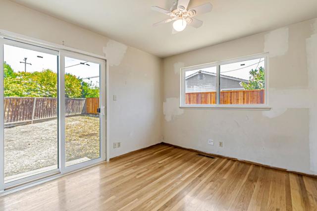 945 San Ramon Court, Mountain View CA: https://media.crmls.org/mediaz/a68a518f-d5e2-4e80-9c29-5731aa3feda2.jpg