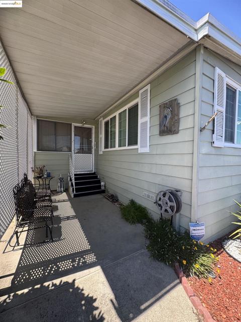 137 Zartop, Oakley CA: https://media.crmls.org/mediaz/a68add82-7458-48c0-a64d-05d76e26c62a.jpg