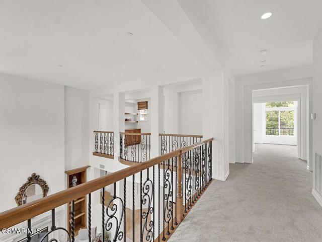 5455 Via Olas, Newbury Park CA: https://media.crmls.org/mediaz/a68b00e9-b8a2-4dc1-8a59-3ddf2bf59612.jpg