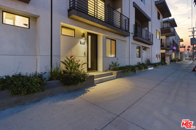 6707 N Sepulveda Boulevard, Van Nuys CA: https://media.crmls.org/mediaz/a68b7a13-4381-475e-909d-f4475b0609bb.jpg