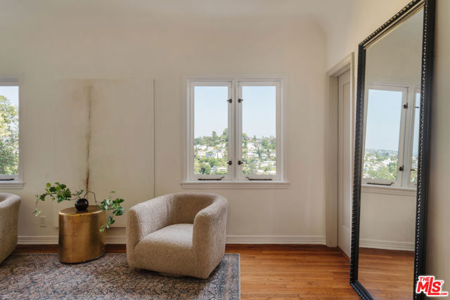 3744 Clayton Avenue, Los Angeles CA: https://media.crmls.org/mediaz/a68c5fc2-732f-4dab-aef2-df58b9e084d6.jpg
