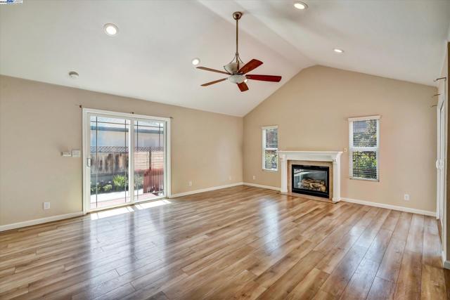 37659 Granville Dr, Fremont CA: https://media.crmls.org/mediaz/a68c9384-59d1-4065-9a39-39a7bcac8b36.jpg