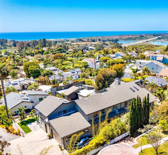 Detail Gallery Image 2 of 64 For 1669 Burgundy Rd., Encinitas,  CA 92024 - 6 Beds | 3/2 Baths