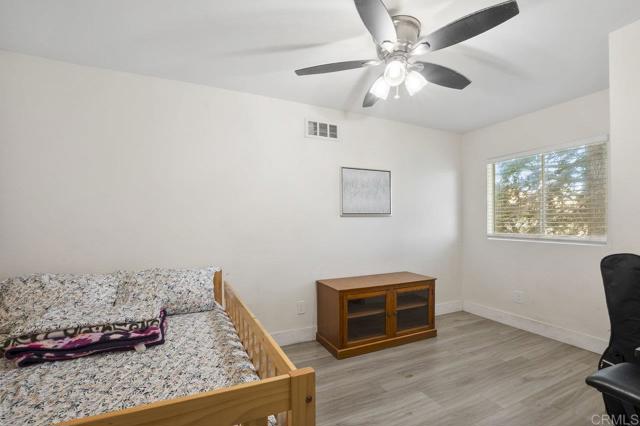 1450 Melrose Avenue, Chula Vista CA: https://media.crmls.org/mediaz/a68d6ea5-a7d3-44a7-a008-4e1ca6821756.jpg