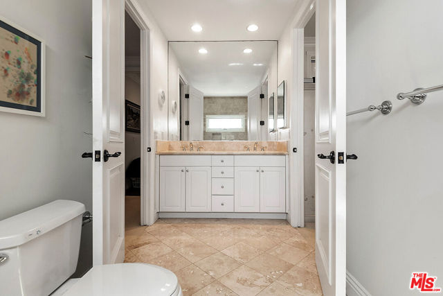 969 S Carmelina Avenue, Los Angeles CA: https://media.crmls.org/mediaz/a68d7336-1da5-4a66-9828-120b76eda653.jpg