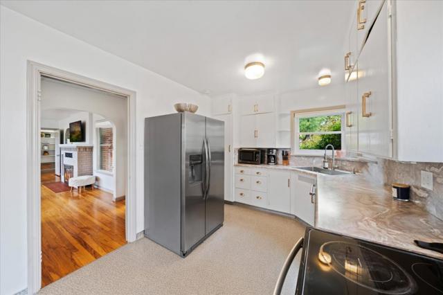 1901 Chestnut Street, Redding CA: https://media.crmls.org/mediaz/a68d7b1d-4666-440a-b1cb-fde5216bd3de.jpg