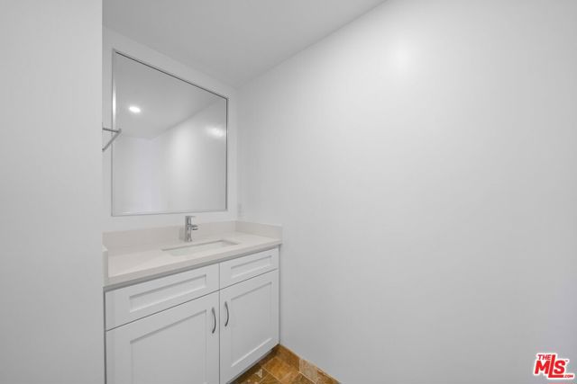 2160 Century Park East, Los Angeles CA: https://media.crmls.org/mediaz/a68ef18d-2b20-4ec2-9730-415076295450.jpg