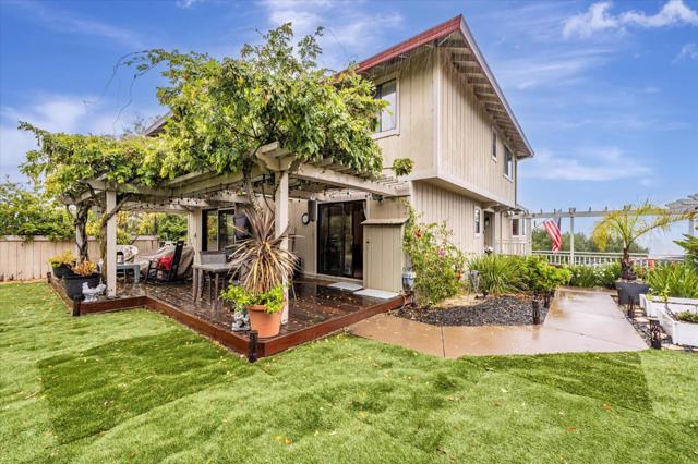 4 Harris Hill Drive, Novato CA: https://media.crmls.org/mediaz/a68f30e5-6771-4eeb-b1fd-7b1023f20d6e.jpg