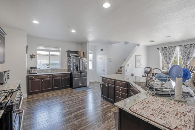 Image 7 of 18 For 7533 Hazelton Way