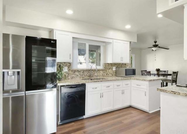 Detail Gallery Image 2 of 16 For 29130 Pebble Beach Dr, Menifee,  CA 92586 - 2 Beds | 2 Baths