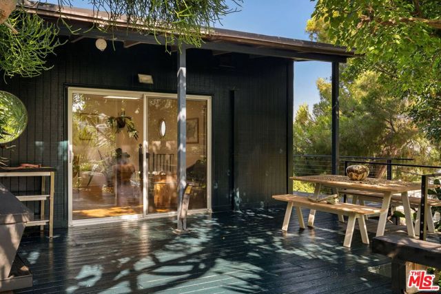 3130 Isabel, Los Angeles CA: https://media.crmls.org/mediaz/a6911289-cbac-453e-88c6-a2797bde879f.jpg