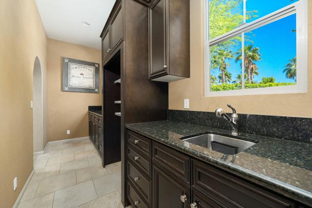 52540 Vino, La Quinta CA: https://media.crmls.org/mediaz/a6912901-e0a7-4cd9-b933-b7b451731265.jpg
