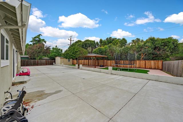 7845 Ironwood Dr, Dublin CA: https://media.crmls.org/mediaz/a6917ece-cd2a-46f5-8da4-a018e5dcf6c1.jpg