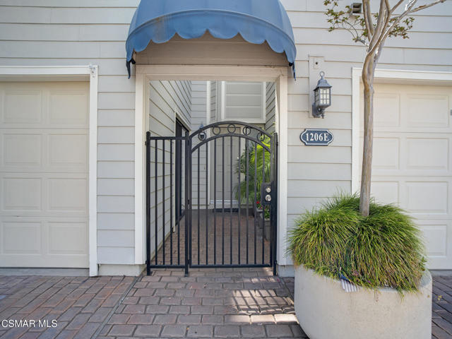 1206 S Westlake Boulevard, Westlake Village CA: https://media.crmls.org/mediaz/a6919ef6-f09a-407d-bc06-290c48858004.jpg