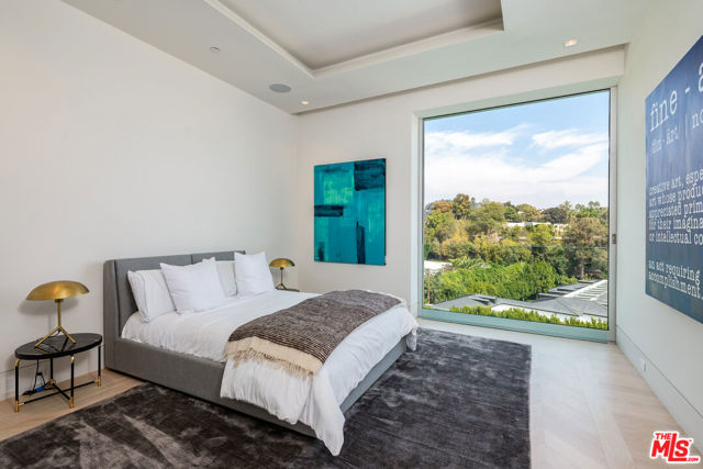 642 Perugia Way, Los Angeles CA: https://media.crmls.org/mediaz/a6923dfd-498d-498c-8c6a-f93dc86bdf5a.jpg