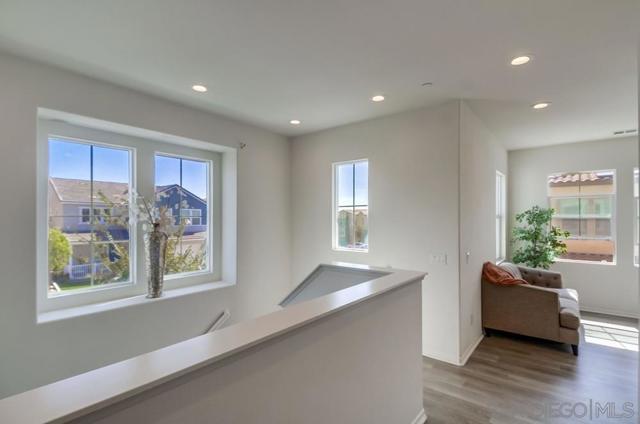 1225 Camino Avalon, Chula Vista CA: https://media.crmls.org/mediaz/a692a2af-4cba-4dd5-ad2b-5e12e8958cf1.jpg