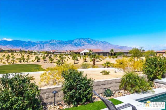61 Zinfandel, Rancho Mirage CA: https://media.crmls.org/mediaz/a692ca76-dbea-46c4-983e-3fd3e51108ec.jpg