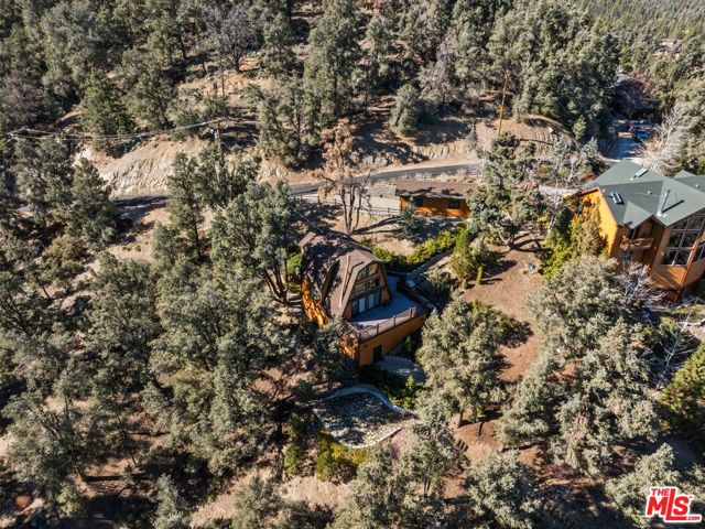 2222 Gimmewald Place, Pine Mountain Club CA: https://media.crmls.org/mediaz/a692e8ea-620c-4c46-bf79-cfc6c168c6a9.jpg