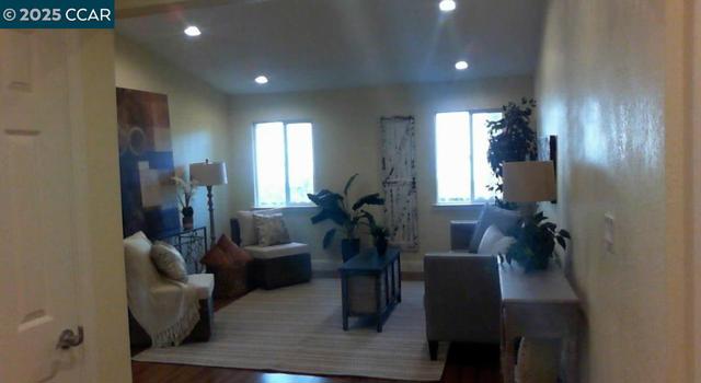1818 Concord Ct, Concord CA: https://media.crmls.org/mediaz/a6939eca-9eca-47f8-8ebb-8d00de846c52.jpg