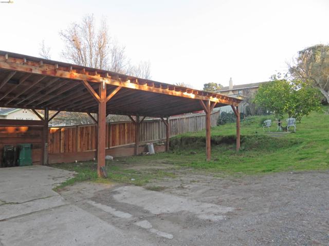 1731 San Pablo Ave, Pinole CA: https://media.crmls.org/mediaz/a693c448-faf0-4d6a-9d64-971873effcfe.jpg