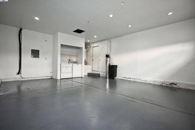 974 Walnut Dr, Oakley CA: https://media.crmls.org/mediaz/a694185e-d080-4ef2-8859-cdc937760af4.jpg