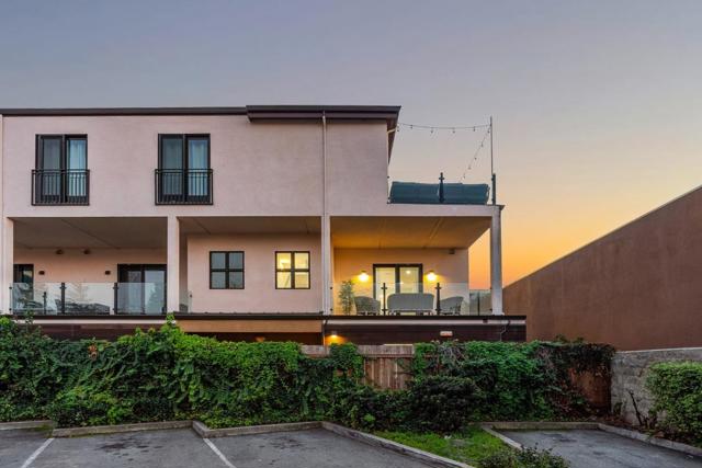 916 Woodside Road, Redwood City CA: https://media.crmls.org/mediaz/a69547f6-d727-4817-993f-86d2f24200e6.jpg