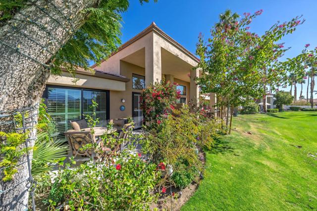54121 Oakhill, La Quinta CA: https://media.crmls.org/mediaz/a695650e-1e3c-464b-905a-f8179229eea2.jpg