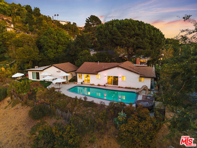 2316 Laurelmont Place, Los Angeles CA: https://media.crmls.org/mediaz/a6958ef0-7f28-48e7-87f7-79f37d8df71c.jpg