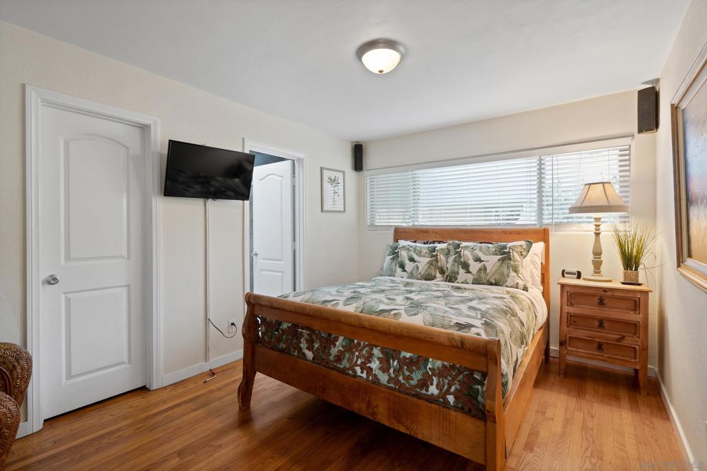 647 Loring - photo 14