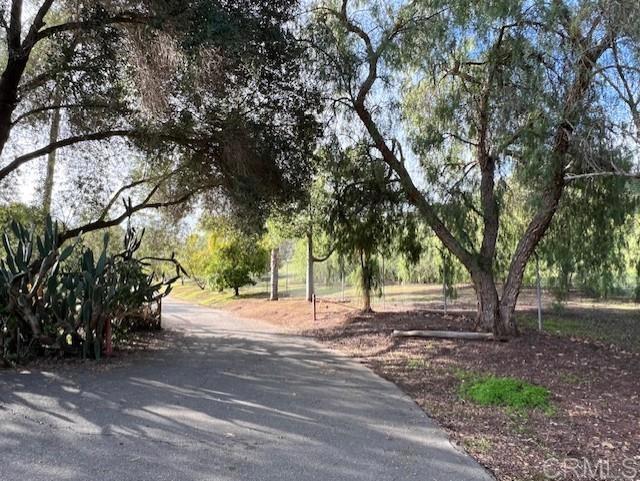 9946 Nutby Lane, Escondido CA: https://media.crmls.org/mediaz/a6966464-0f79-475b-ae13-deb951be1fd6.jpg