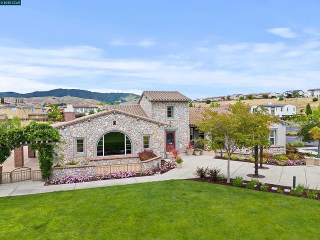 19 Baltana Place, Danville CA: https://media.crmls.org/mediaz/a6968ff0-d399-4818-adfc-1a8d3fbbc22c.jpg