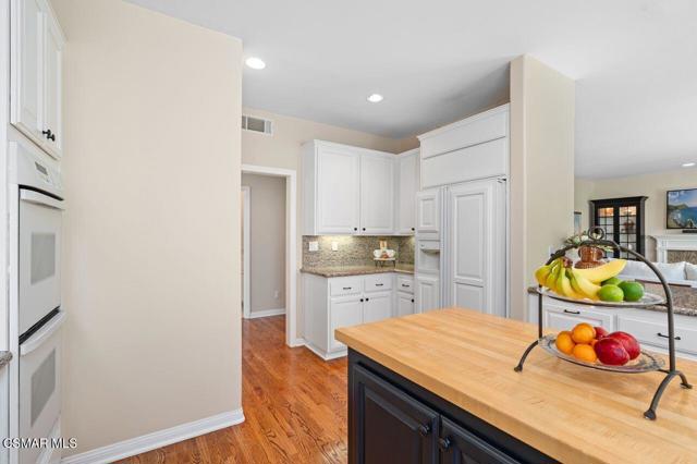 1706 Abbotsbury Street, Westlake Village CA: https://media.crmls.org/mediaz/a6976c80-31de-4df5-81db-c4d4f7c2f749.jpg