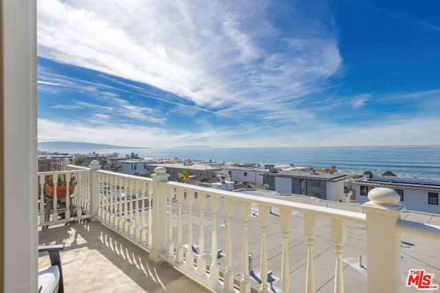 2407 Bayview Drive, Manhattan Beach, California 90266, 2 Bedrooms Bedrooms, ,1 BathroomBathrooms,Residential,For Sale,Bayview,24413775