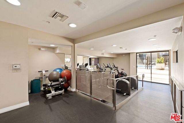 7320 Hawthorn Avenue, Los Angeles CA: https://media.crmls.org/mediaz/a69894d6-802f-4372-a6d5-e1a5254d314f.jpg