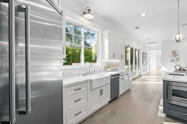 2002 Sunnyview Lane, Mountain View CA: https://media.crmls.org/mediaz/a699df83-bc23-4734-a24a-cf2bc124d457.jpg