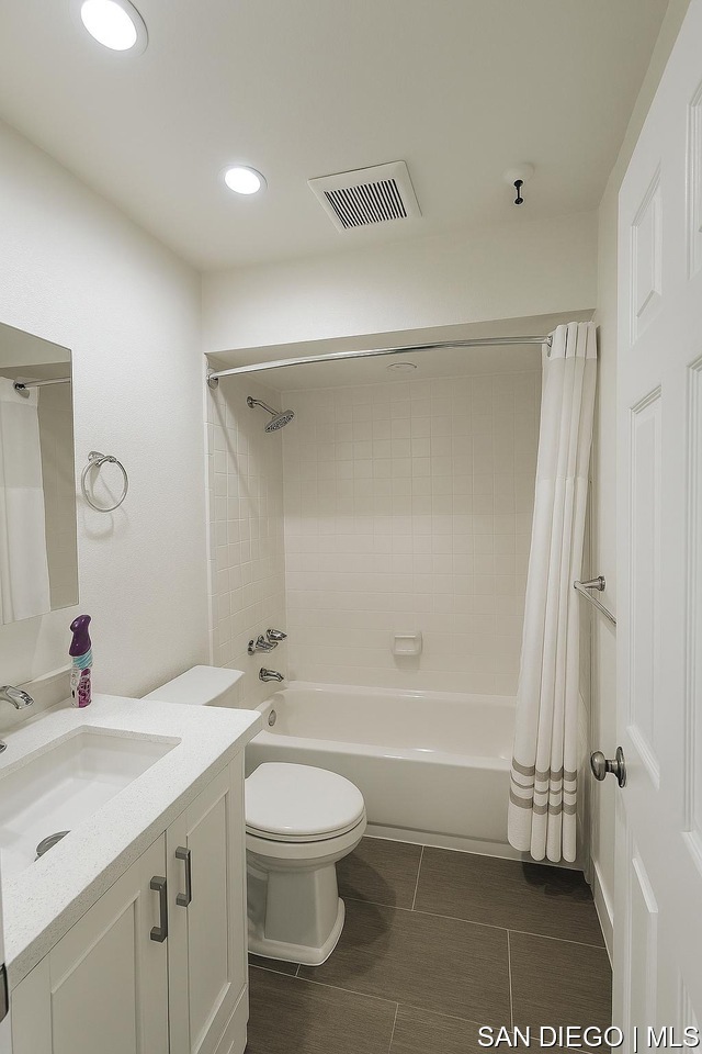 4730 Noyes ST, San Diego CA: https://media.crmls.org/mediaz/a69b6162-abef-4c1f-afb4-a7c7a8b03116.jpg